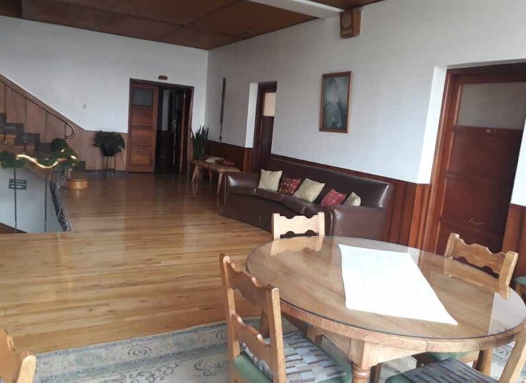 casa-espiritualidad-nuestra-seniora-de-quinche-distribuidor-2